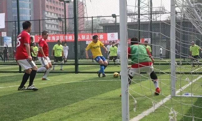 爱游戏- 柏林联合社区足球计划，草根足球蓬勃发展  